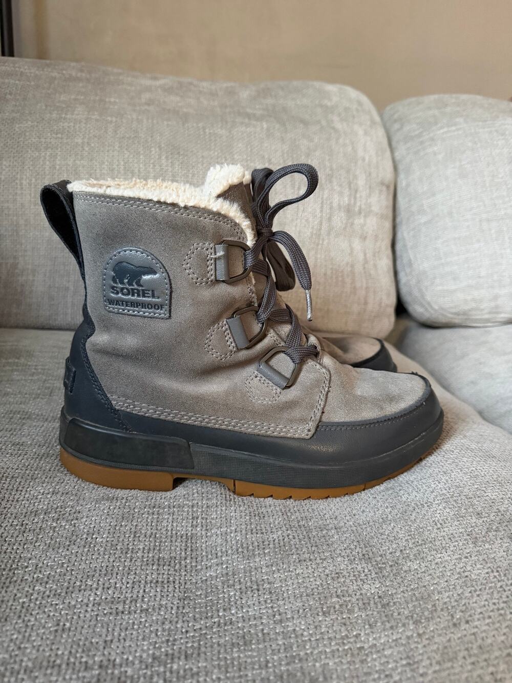 Sorel Tivoli IV waterproof winter boots fleece collar suede upper gray size 9.5